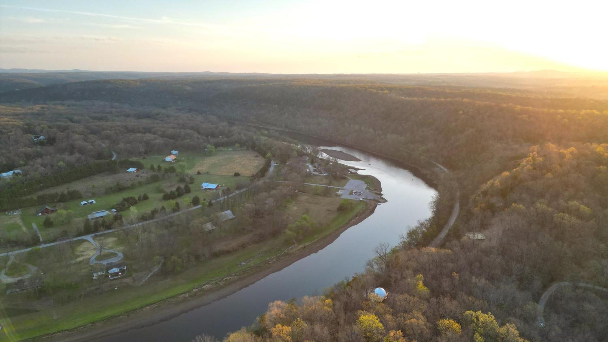 Luxury tent New River View Cliff Dome Glamping @ White River, Minutes To Fishing, Hikes! Cotter