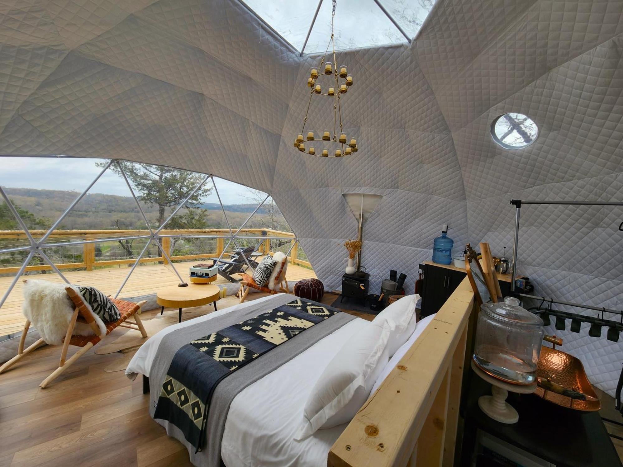 New River View Cliff Dome Glamping @ White River, Minutes To Fishing, Hikes! Luxury tent *